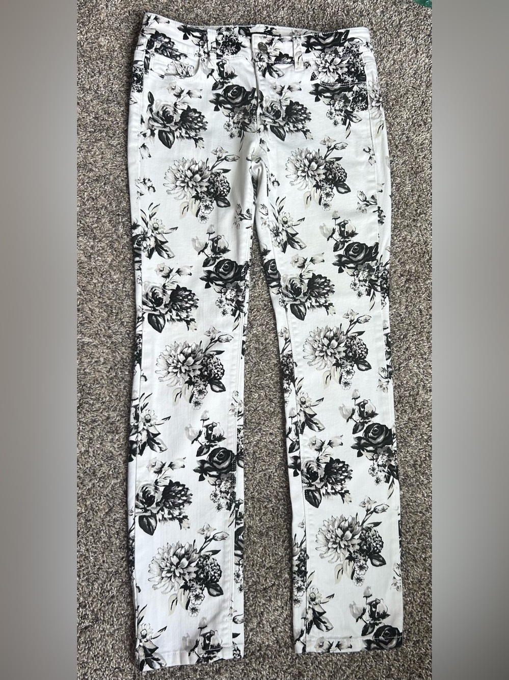 White House Black Market bold rose floral pattern ankle jeans size 0 Regular